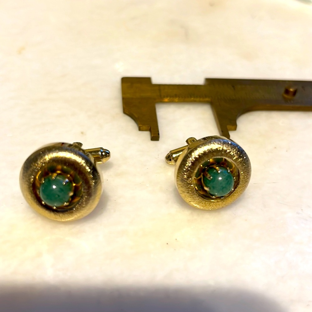 Vintage Swank cuff links gold & jade